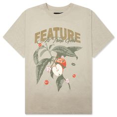 The Apple Blossom Tee in an Oil Green hue is made from cotton and features a comfortable crew neck. It showcases screen-printed branding and a graphic on the front, offering a distinctive look. 100% Cotton Crew neck Screen printed branding & graphic on the front Style No: F051724X04 Fenty Creepers, Puma X Fenty, Summer Style Guide, Fenty X Puma, Button Outfit, 1017 Alyx 9sm, Polo Sweatshirt, Comme Des Garcons Play, Air Max Women