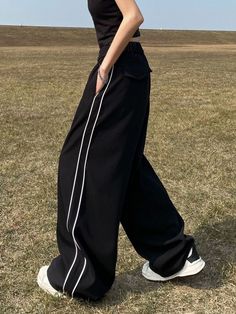 Oversized Sweatpants, Junior Pants, Black Wide Leg Trousers, Printed Wide Leg Pants, Boho Floral Dress, Pant Length, Retro Women