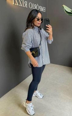 Outfits Leggins, Casual Sport Outfit, Smart Casual Women Outfits, Look Legging, Outfits Con Jeans, Casual Work Outfits Women, Best Winter Outfits, Effortless Outfit, Effortlessly Chic Outfits