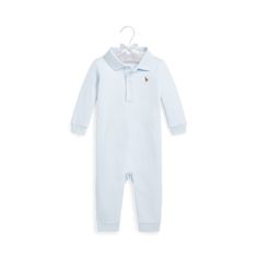 Part of our Ralph Lauren Baby collection this interlock coverall arrives with a padded satin hanger. It is crafted with organic cotton and draws inspiration from Ralph Lauren's signature Polo shirt. Swimwear Dress, Chino Jeans, Cotton Polo, Rugby Shirt, Chinos Pants, Sport Coat, Baby Boy Outfits, Shirt Jacket, Boy Outfits