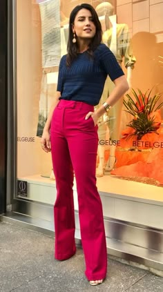 Fushia Wide Leg Pants Outfit, Winter Cool Tone Fashion, Raspberry Trousers Outfit, Fuschia Work Outfit, Bright Business Casual, Ladies Fashion 2023, Look Office