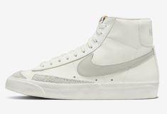 Blazer Mid 77 Vintage, Blazers Shoes, Sneaker Trend, Womens Blazer, Nike Blazer Mid 77, Bone Shoes, Nike Blazer Mid