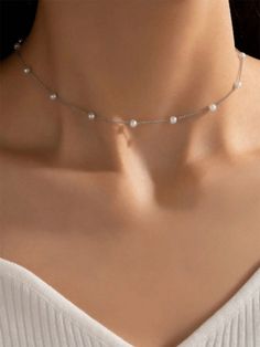 Plateado  Collar  Aleación de zinc   Embellished Trendy Pearl Necklace, Choker Necklace Silver, Pearl Necklace Choker, Choker Silver, Pearl Choker Necklace, Watches Women Fashion, Fashion Elegant, Faux Pearl Necklace, Necklace Choker