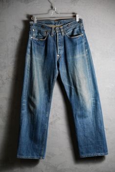 Levi's Vintage Clothing LVC 1990's 201 Selvedge Denim Jeans  555 Factory Made in the United States Paris Button Selvedge Denim Pants SIZE W31 Waist：39cm Thigh：33cm Length：99cm Inseam：73cm Leg opening：23cm Welcome to our online store The price on the official website will be more favorable https://bansecondhandgoods.com/ Worldwide Shipping The official website provides credit card services,  please contact us via private message if necessary. Find us IG :  ban_secondhand_goods Thank you for checking us out :) Selvedge Denim Jeans, Levis Vintage Clothing, Levis Vintage, Selvedge Denim, Vintage Levis, Denim Pants, Vintage Clothing, Taiwan, Halloween Shopping