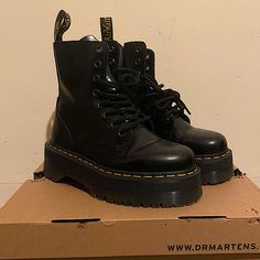 Jadon Polished Smooth Platform Doc Martens. Like New, Only Worn Twice. Size 5. Doc Marten Platform, Platform Doc Martens, Dr Martens Black, Dr Martens Shoes, Martens Shoes, Doc Martens, Moto Boots, Fashion Inspo, Like New