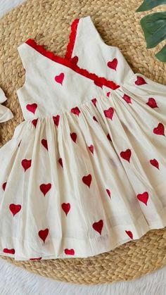 Cotton heart shape kids wear Cotton Frocks For Kids Pattern, Frock Designs For Girl Kids, Cotton Frock Designs For Kids, Cotton Frock Models For Kids, Baby Frock Design Cotton, Kids Cotton Frocks Design, Kids Frock Design, Frok Designs For Kids Cotton, Girl Frock Design Cotton