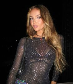 New Year’s Eve Club Outfit, Sparkly New Years Outfit, New Year’s Eve Photo Ideas, New Years Eve Outfits 2023, Party Outfit Night Club Winter, Nye Outfits 2023, Outfit New Year Party Night Out, New Years Eve Outfits Parties Night Out, Sparkly Top Outfit