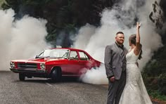 Wedding car Burnouts skids Mechanics Wedding, Car Themed Wedding, Themed Engagement Photos, Wedding Funny, Design Strategies, Wedding Day Photos