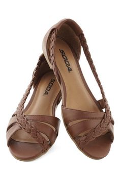 Spring Footwear, Pretty Sandals, Vintage Sandals, Soda Shoes, Stunning Style, Genuine Leather Sandals, Elegant Heels, Chic Sandals, Leather Wedge Sandals