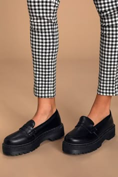 The Lulus Maysie Black Flatform Loafers are giving us major 90's-chic vibes, and we're not mad about it! Smooth faux leather shapes these retro-inspired kicks with a rounded toe, notched collar, and chunky 1.5"" platform sole. Available in whole sizes only. 1. 75" rubber platform sole. Cushioned insole. Rubber sole has nonskid markings. All Man Made Materials. Imported. Lulus | Maysie Black Flatform Loafers | Size 10. Retro Platform Shoes, How To Wear Chunky Loafers, Outfits With Loafers Women, Platform Loafers Outfit, Black Loafers Women's, Loafers For Women Outfit, Loafer Outfits, Loafers Platform, Chunky Loafer