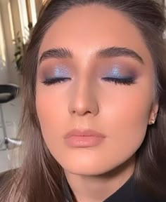 Makeup Idea For Blue Dress, Light Blue Outfit Makeup, Makeup For Blue Dress Simple, Shimmer Blue Eye Makeup, Blue Make Up Brown Eyes, Metalic Eye Shadow Looks, Makeup With A Blue Dress, Makeup Looks For Blue Outfit, Blue Outfit Eye Makeup