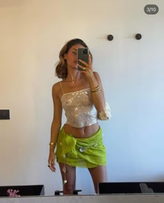 Glitter Outfit Party, Vegas Outfits Nightlife, Yacht Party Outfit, Love Island Outfits, Disco Party Outfit, 90s Theme Party Outfit, Party Outfit Night Club, Outfit Night Club, Skirt Set Outfit