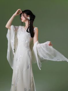 ❤Silver Flower Dress + Shawl❤︎ Ethereal Evening Dresses For Spring, Ethereal Evening Spring Dresses, Silver Sleeveless Dress For Banquet, Spring Banquet Wedding Dress, White Ethereal Dress For Evening, Ethereal White Evening Dress, White Ethereal Gown For Party, White Fitted Ethereal Dress, White Ethereal Party Gown