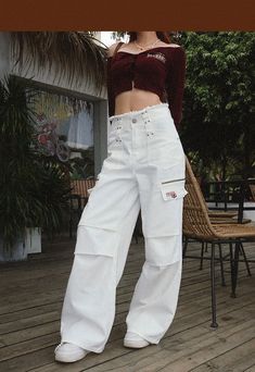 Brand: other/otherAge: 18-24 years oldSize: S M LStyle: StreetStreets: European and AmericanWomen's trouser waist height: natural waistPopular elements: AsymmetryColor classification: whiteSKU: BZ22D842-1PTYear Season: Spring 2023Clothing style details: pocketsTrouser length: Long pantsWomen's pants type: wide-leg pantsMaterial composition: 100% of cotton