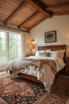 Elegant bedroom with a plush area rug under the bed. Modern Tuscan Bedroom, Spanish Style Interior Design, Hacienda Style Bedroom, Spanish Style Bedroom, Spanish Bedroom, Mexican Bedroom