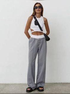 Silhouette Sport, Cargo Outfit, Sporty Pants, Causual Outfits, Mambo, Sport Wear, Pleated Dress, Everyday Outfits, Sport Outfits