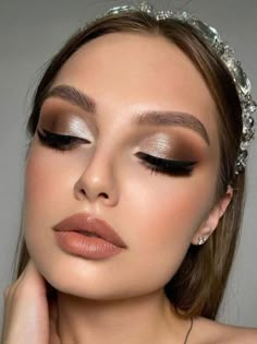 Fall Wedding Glam, Wedding Dark Makeup, Prom Makeup For Round Face, Makeup For Night Wedding, Dance Make Up Looks, Classic Bridal Makeup Brown Eyes, Makeup For A Champagne Dress, Dark Bridesmaid Makeup, Prom Makeup Round Face