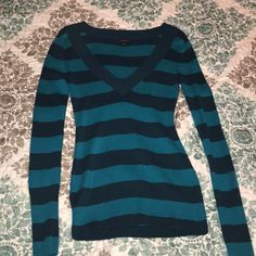 Stripped V Neck Sweater. Never Worn American Eagle Sweater, Sarah Jessica, Sarah Jessica Parker, Wool Blend Sweater, Blue And Black, Blue Sweaters, Striped Long Sleeve, Stripe Sweater, Sleeve Sweater