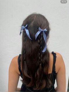 easy and effortless hairstyle inspiration! check out my link to find cute hair accessories :) #ribbon #ribboninhair #plaits #hairstyles #hairideas #easyhairstyle #braids #bows Concert Hairstyles, Bow Hairstyle, Trendy Hairstyle, Ribbon Hairstyle, Hair Stylies, Penteado Cabelo Curto, American Beauty, Hairstyles For School, Aesthetic Hair