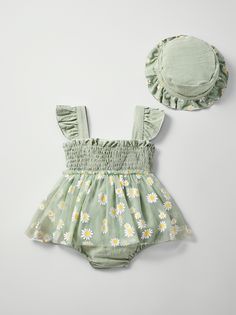 super adorable baby girl Sage Green Ruffle Bodysuit with Sheer Daisy Print Skirt, complete with a matching bucket-style hat. This charming outfit is perfect for baby photography, baby girl birthdays, baby showers, and the upcoming spring and summer seasons. The sage green ruffle bodysuit adds a touch of elegance, while the sheer daisy print skirt brings a playful and delightful flair. Crafted with love and attention to detail, this set ensures both comfort and style. Your little princess will sh Summer Baby Girl Outfits, Baby Clothes Photography Ideas, Spring Baby Clothes, Baby Green, Green Daisy, Ruffle Bodysuit, Bodysuit Dress, Striped Bodysuit