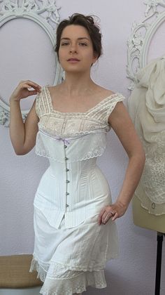 Single layer of coutil - REF L Diy Corset, Dress History, Plus Size Corset, 20th Century Fashion, Victorian Clothing, Grad Dresses