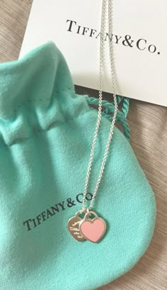 #tiffany (tag me for credit if reposting)🎀 Collar Rosa, Pink Bottle, Pretty Jewelry Necklaces, Accesories Jewelry, Dream Gift, Tiffany And Co, Jewelry Lookbook