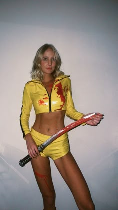 Uma Thurman costume 
Fake Blood 
Halloween 
Kill bill Costume 
Two piece set Kill Bill Halloween, Aesthetic Halloween Makeup, Halloween Makeup Terror, Halloween Costumes Women Creative, Blonde Halloween Costumes, Horror Halloween Costumes, Hot Halloween Outfits, Pretty Halloween Costumes, Holloween Costume