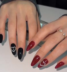 Red And Silver Nails, Recreate Yourself, Belle Nails, Natural Gel Nails, Manicure Inspiration, Casual Nails, Almond Nails Designs