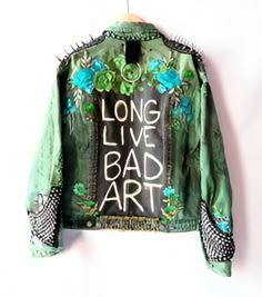 Denim Battle Jacket, Look Jean, Bad Art, Rosie The Riveter, Painted Denim, Painted Clothes, Estilo Punk, Art Series