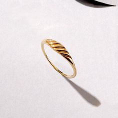 The Tiny Croissant Ring has a genuine design with a very little croissant shape on a plain band which will complete your dressing with an elegant and stylish touch. It is an excellent piece for ring stacking. - Made in 14k Solid Gold- Band Width: 0.75 mm / 0.02 inches- Top Width: 4.03 mm / 0.15 inches- Thickness: 1.05 Simple Rings Everyday Casual Gold, Golden Rings For Women, Simple Solid Gold Rings, Gold Ring Modern Design, Cute Ring Designs Gold, 1 Gm Gold Ring, Plane Rings Gold For Women, Solid Gold Rings Unique, Gold Ring Minimal Design