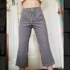 Vintage Pants That Came From My Momma’s Closet. Cropped Legs With A Little Flare And Slits At The Ankle. So Dang Cute! These Are In Excellent Unworn Condition. They Are Labeled Size 9 Juniors + Measurements + Waist: Hips: Rise: Inseam: **Pinned To Model** Vintage Cropped Leg Pants For Spring, Gingham Cotton Bottoms For Fall, Vintage Cropped Leg Summer Bottoms, Vintage Cropped Leg Bottoms For Summer, Retro Plaid Bottoms For Spring, Trendy Wide Leg Gingham Pants, Chic Gingham Wide Leg Bottoms, Vintage Plaid Bottoms For Work, Plaid Cotton Bottoms With Houndstooth Pattern