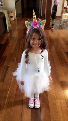 Mommy And Me Unicorn Costume, Diy Unicorn Horns, Unicorn Fancy Dress, Diy Unicorn Costume, Unicorn Costume Kids, Sibling Costume, Unicorn Halloween Costume, Cute Natural Hairstyles, Baby Birthday Dress