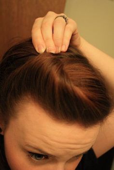 Hairstyles Retro, Cabelo Pin Up, Retro Hairstyle, Hairstyles Quick, Pinup Hair, 50s Hairstyles, 1940s Hairstyles, Rockabilly Hair, Vintage Ideas