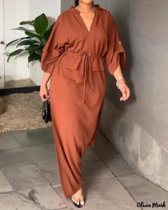 OliviaMark - Robe longue élégante et tendance à col montant avec ceinture à la taille pour un look chic et sophistiqué Casual Chique Stijl, High Neck Maxi Dress, Style Casual Chic, Fashion Stand, Split Maxi Dress, High Waist Dress, Solid Color Dress, Split Dress, Vestido Casual