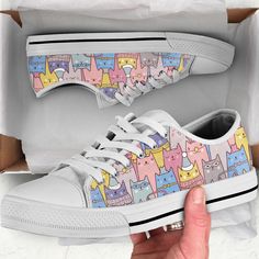 Cat Shoes, Personalized Shoes, Cat Kids, Low Top Shoes, Shoes Custom, Unique Shoes, Shoe Art, Soft Textiles, Painted Shoes