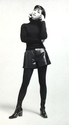 Akina Nakamori, Pose Reference Photo, 영감을 주는 캐릭터, Fashion Poses, Model Poses, Japanese Fashion