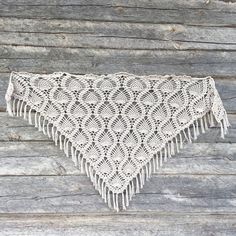 This is handcrocheted triangular vintage Pineapple pattern shawl. Height: 90cm=35,43inches, length: 160cm=63inches. Fringes: 9cm=3,54inches. Made of merino wool. Color: sand white. White Shawl, Linen Yarn, Pineapple Pattern, Wool Wrap, Color Sand, Wool Shawl, Knitting Needles, Shawls And Wraps, Vintage Look