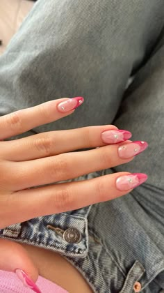 Long Almond Star Nails, Cinzia Bayliszullo Nails, Summer 2024 Nails Ideas, Cute Pink Nails Almond, Pink And White Nails Almond, Nail For Summer 2024, Simple Summer Almond Nails, Summer Nail Design 2024, Almond Pink Nails Design