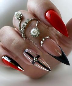 Red Nails Glitter, Red Acrylic Nails, Glamorous Nails, Black Nail, Fabulous Nails, Unique Nails