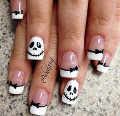 French Halloween, Nails Fancy, Bow Nail Designs, Black And White Nail Art, Skull Nails, Unghie Nail Art, Cute Halloween Nails, White Nail Art, Nails Easy