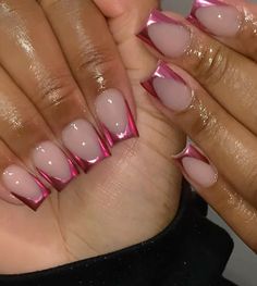 Short Color Acrylic Nails, Cute Short Chrome Nails, Med Short Acrylic Nails, Valentine’s Day Looks Black Women, Prom Nails Medium Length, 14th Birthday Nail Ideas, Valentines Day Nails Black Women, Matalic Nails Acrylic, French Tip Color Ideas