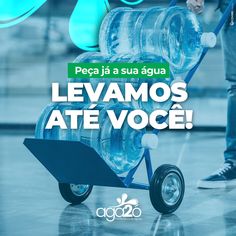 a man pushing a cart with water bottles on it and the words, peca ja sua agua levimos ate voce