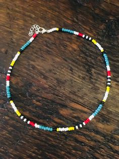 Ankle Bracelets Diy, Diy Friendship Bracelets Tutorial, Seed Bead Jewelry Patterns, Western Necklaces, Friendship Bracelets Tutorial, Easy Jewelry, Diy Jewelry Necklace