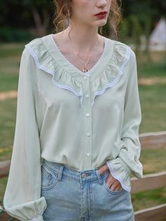 Rosario V-Neck Ruffle Blouse – Simple Retro Ingenue Style, Girly Blouse, Picnic Inspo, Rustic Fashion, Girly Outfit, Simple Retro, Simple Blouse, Vintage Blouse, Clothing Retail