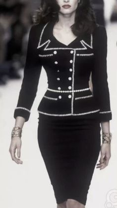 Chanel Fashion, Elegant Outfit, Couture Fashion, 90s Fashion