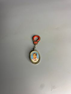 French vintage keychain holder advertising GeGe                           REF  7 Jacky and Mily dolls long 1.5in or 4cm   3 Inches or 7.45cm with chain If you buy more than one item contact me for a discount Free shipping within USA See my other items for sale on Etsy https://www.etsy.com/shop/annickantiques Thank you for looking Annick 1950s Pin Up, Vintage Keychain, Keychain Holder, Pin Up Model, Photo Keychain, Vintage Photo, Items For Sale, French Vintage, Vintage Photos