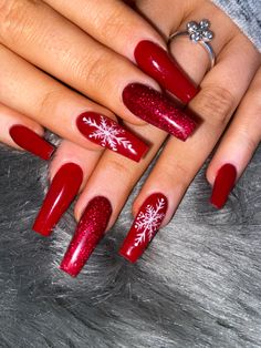 Red Sparkle Nails, Red Christmas Nails, Cute Christmas Nails, Christmas Nails Easy, Christmas Gel Nails, Nails Red, Sparkle Nails