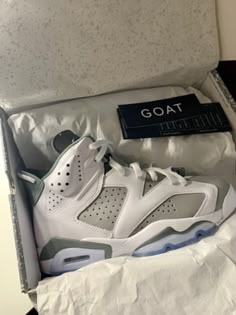 Baddie Shoes Sneakers, Air Jordan 6 Retro, Trendy Shoes Sneakers, Nike Fashion Shoes, Jordan 6 Retro