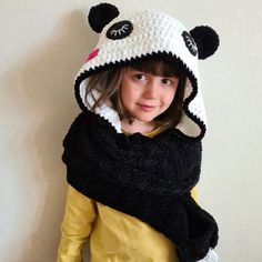 Panda Scarf from Toddler Scarf, Crochet Hooded Scarf, Cool Panda, Gilet Crochet, Knit Projects, Crochet Panda, Cat Scarf, Haken Baby, Kids Scarf