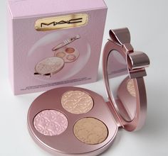 Weird Makeup Products, Travel Size Makeup, Bronzer Palette, Girly Makeup, Makeup Accesories, Face Palette, Bronzing Powder